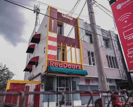 RedDoorz @ Jalan Pangeran Antasari Lampung 2