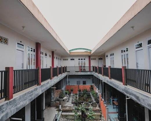 RedDoorz Syariah near Kebun Raya Liwa