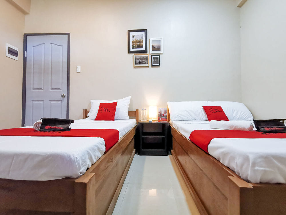 RedDoorz Triple Room