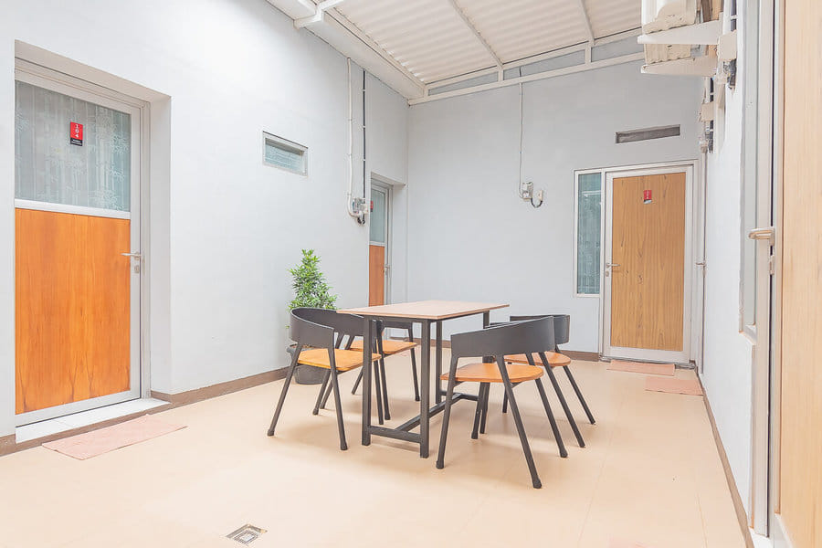 RedDoorz near Alun-Alun Garut