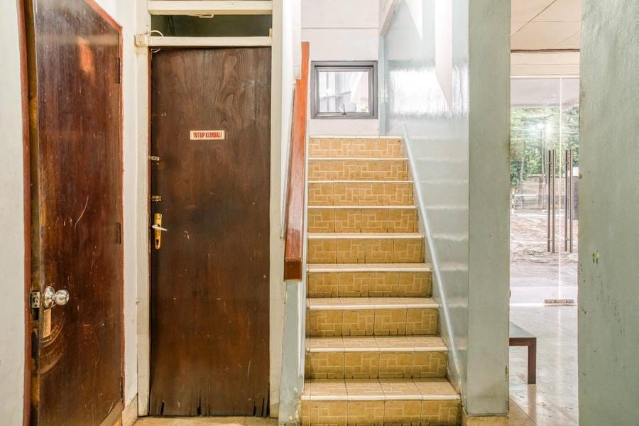 RedDoorz near Plaza Senayan