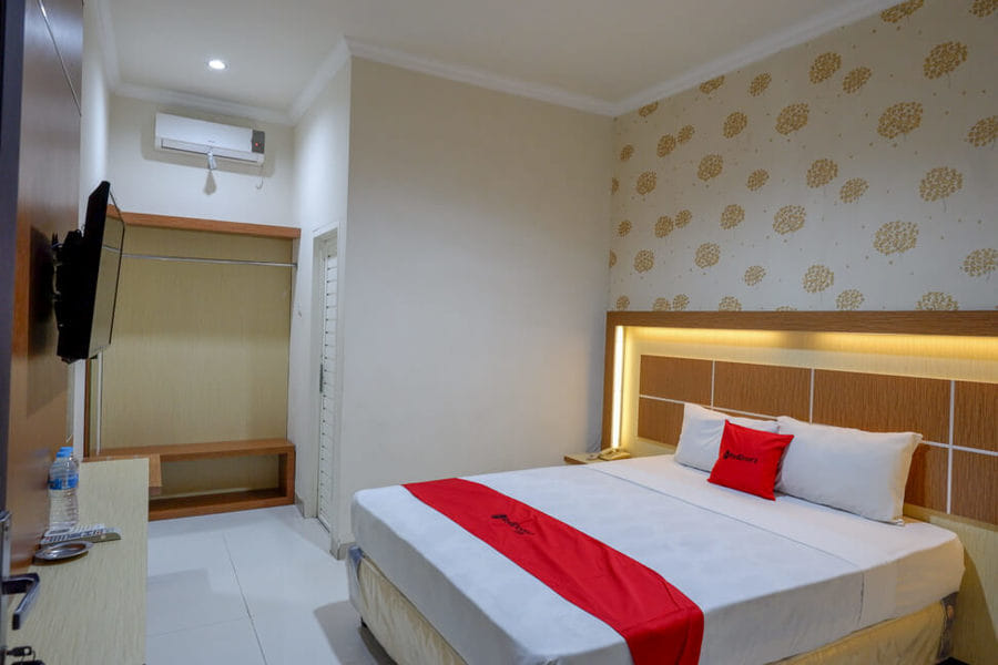 RedDoorz @ Hotel Bumi Palupy Palu