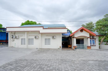 RedDoorz @ Hotel Bumi Palupy Palu