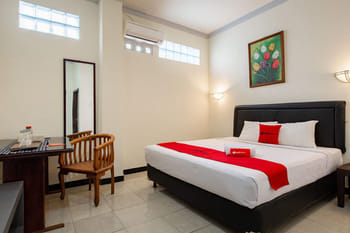 Reddoorz Plus near Balai Kota Batu 2
