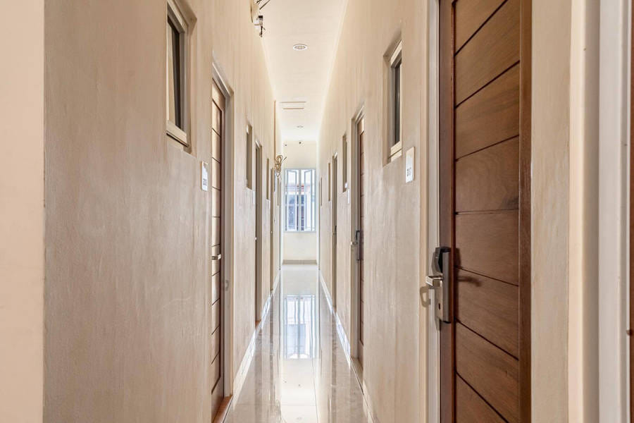 Reddoorz Hostel near LTC Glodok