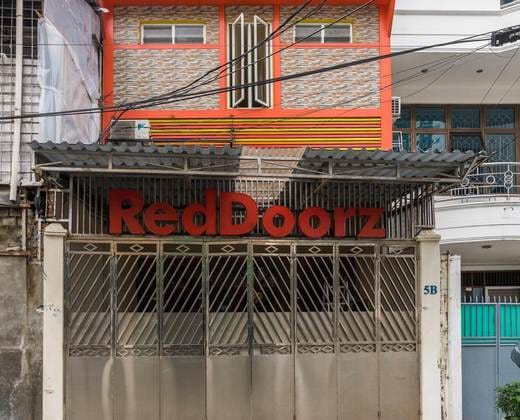 Reddoorz Hostel near LTC Glodok