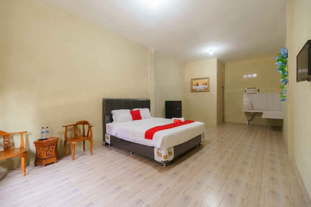 RedDoorz Room
