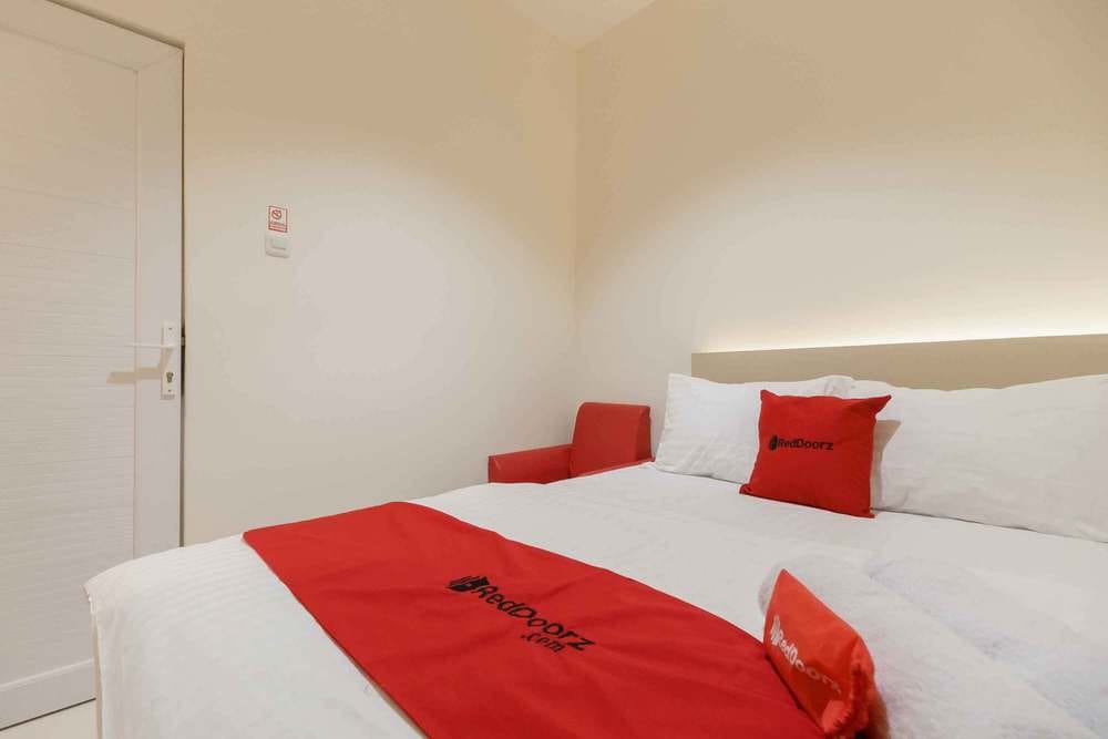 RedDoorz Room