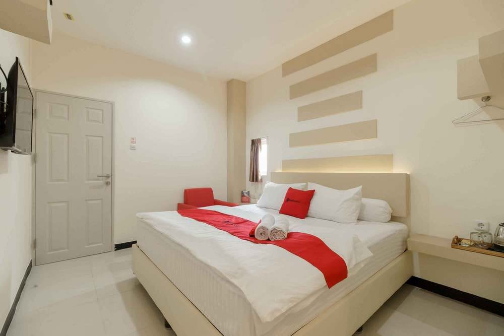 RedDoorz Premium