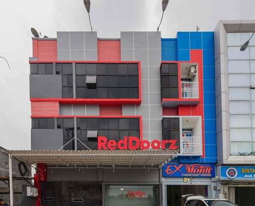 Reddoorz Plus near Millenium ICT Centre Medan 2