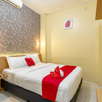 RedDoorz near Dino Park