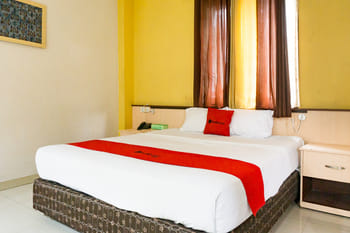 RedDoorz near Pelabuhan Jayapura