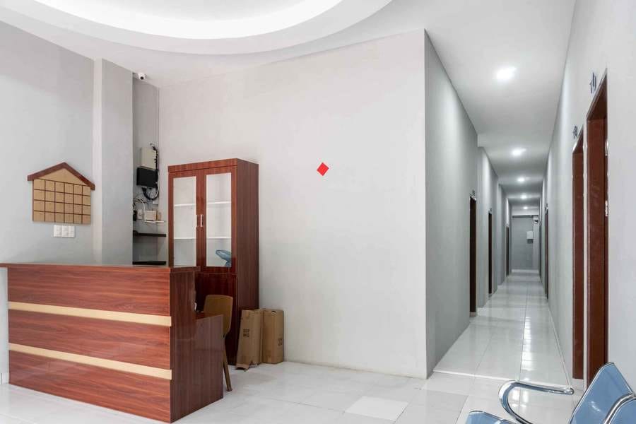 RedDoorz near Manhattan Square Medan