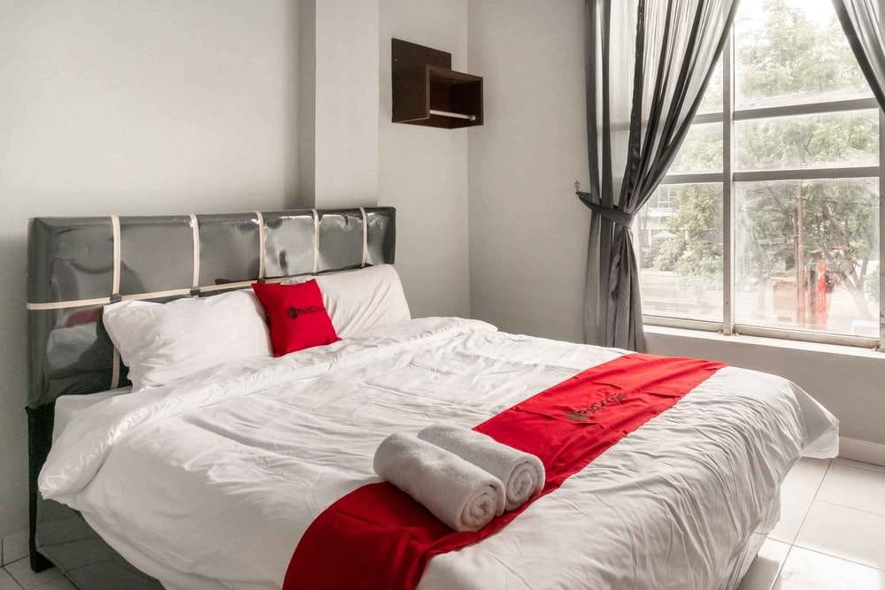 RedDoorz Room