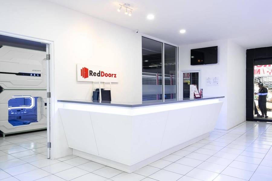 RedDoorz Hostel near Taman Puring