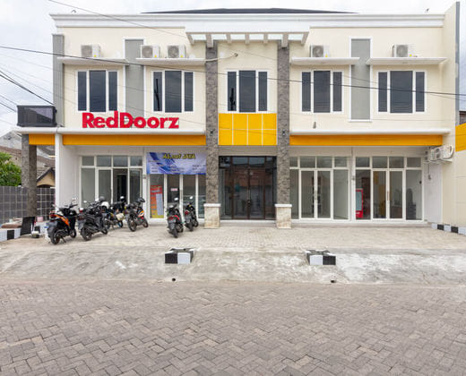 RedDoorz Syariah @ Kebraon