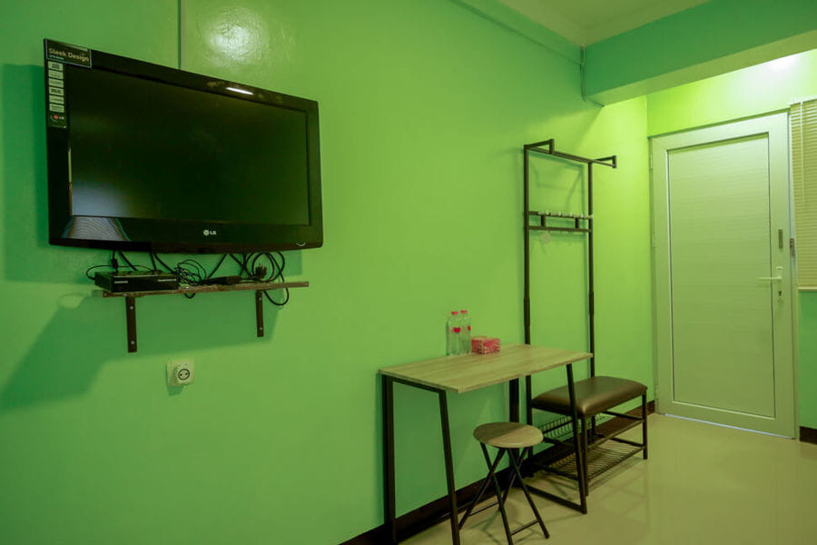 RedDoorz @ Jalan Gatot Subroto Semarang