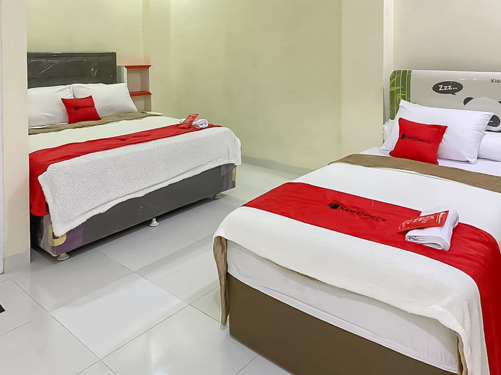 RedDoorz Family Room