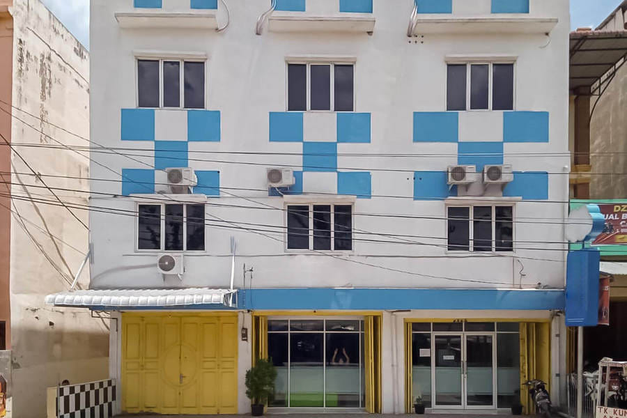 RedDoorz @ Jalan Brigjend Katamso Medan 2