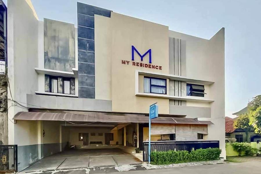 RedDoorz Plus Syariah near Cirebon Super Block Mall 2