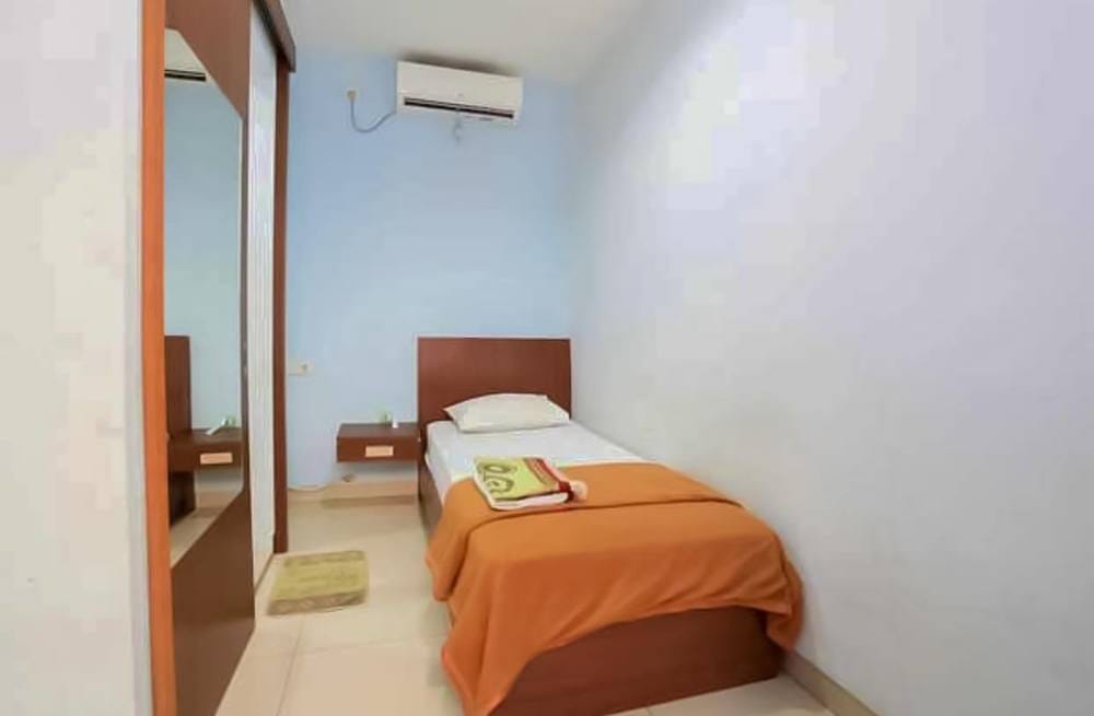 Single room with Sharing Bathroom