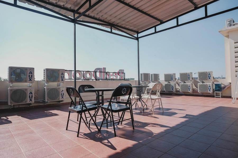 RedDoorz Plus near Soekarno Hatta Airport Taman Mahkota