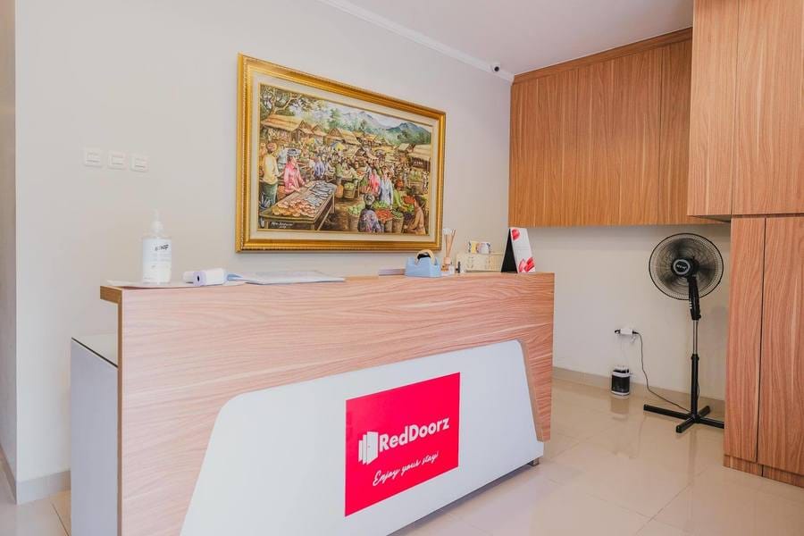 RedDoorz Plus near Soekarno Hatta Airport Taman Mahkota