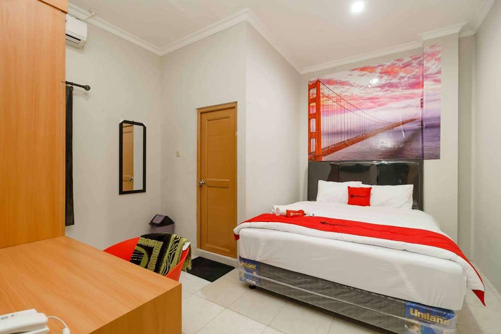 RedDoorz Room