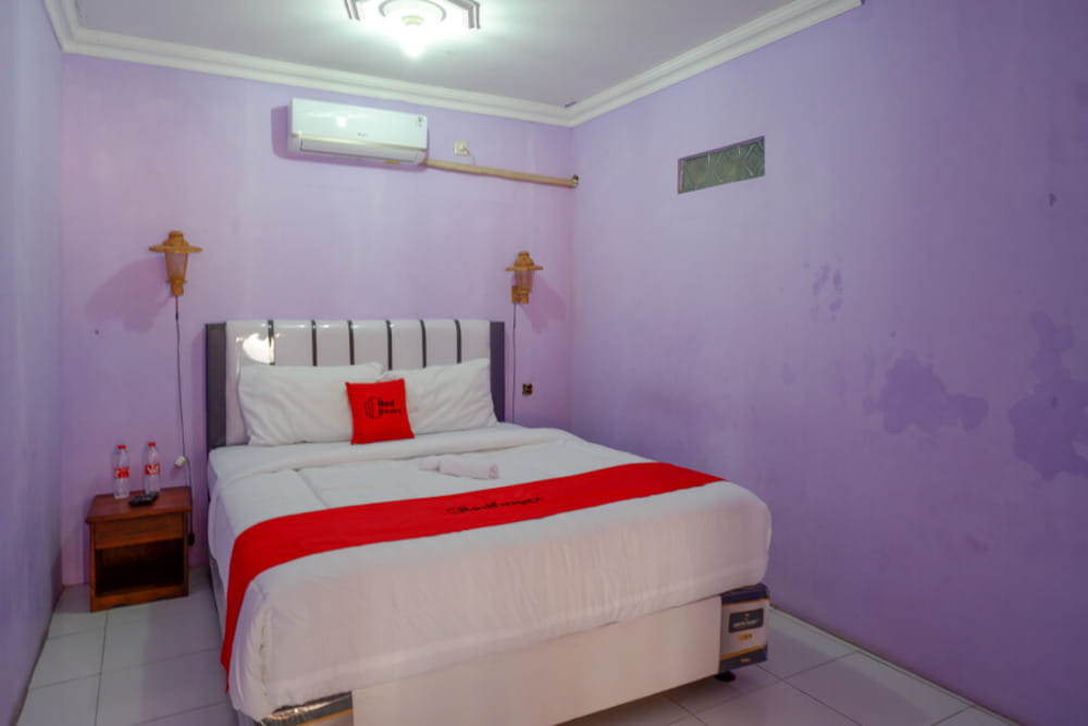 RedDoorz Deluxe Room