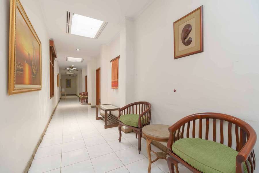 RedDoorz Plus near Kemang Raya