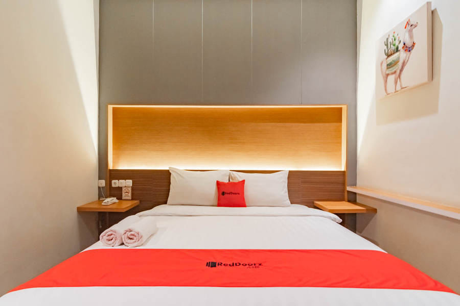 RedDoorz Plus @ Doorman Guest House