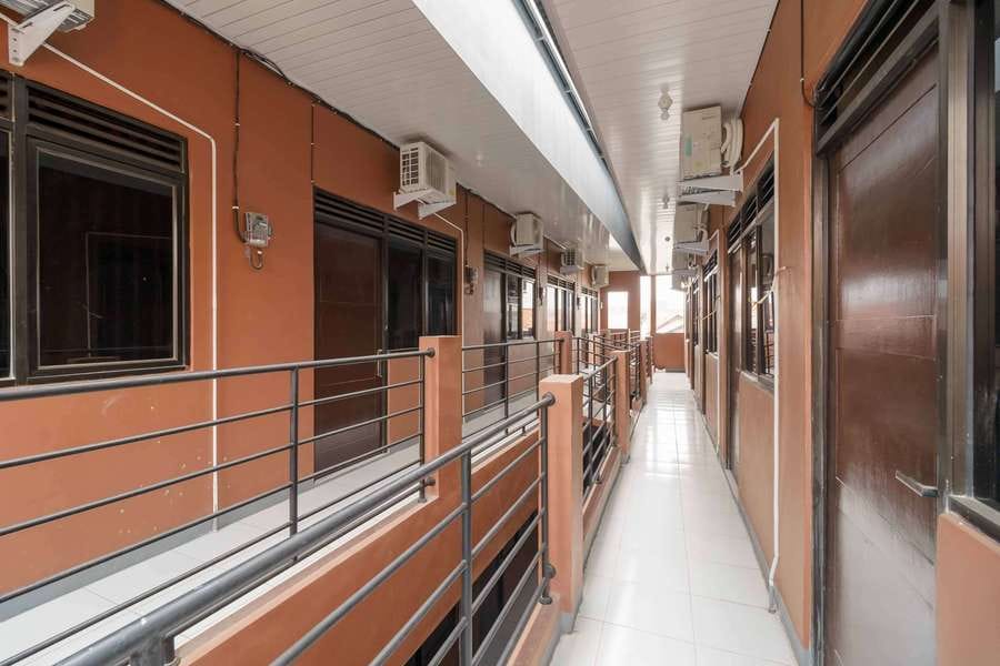 RedDoorz Syariah near Siloam Hospitals Bulak Kapal