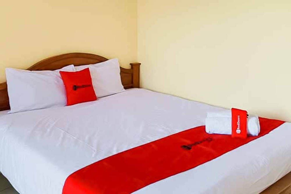 RedDoorz Room