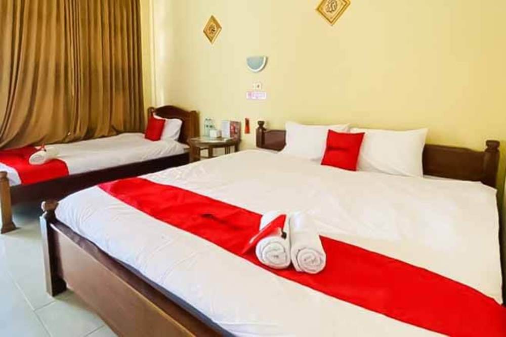 RedDoorz Family Room