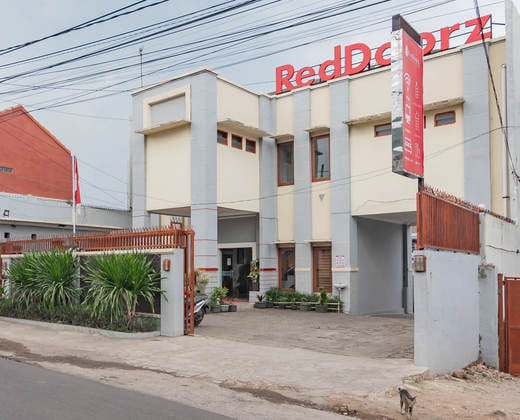RedDoorz near Jatinangor Town Square