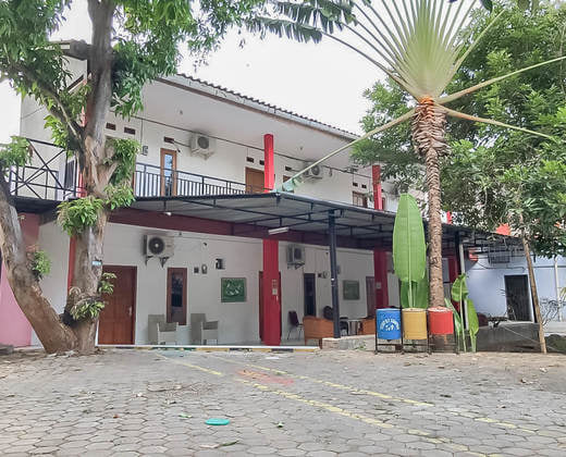 Rumah Panggung Guest House Syariah RedPartner