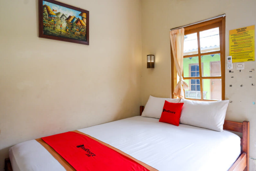 RedDoorz Room