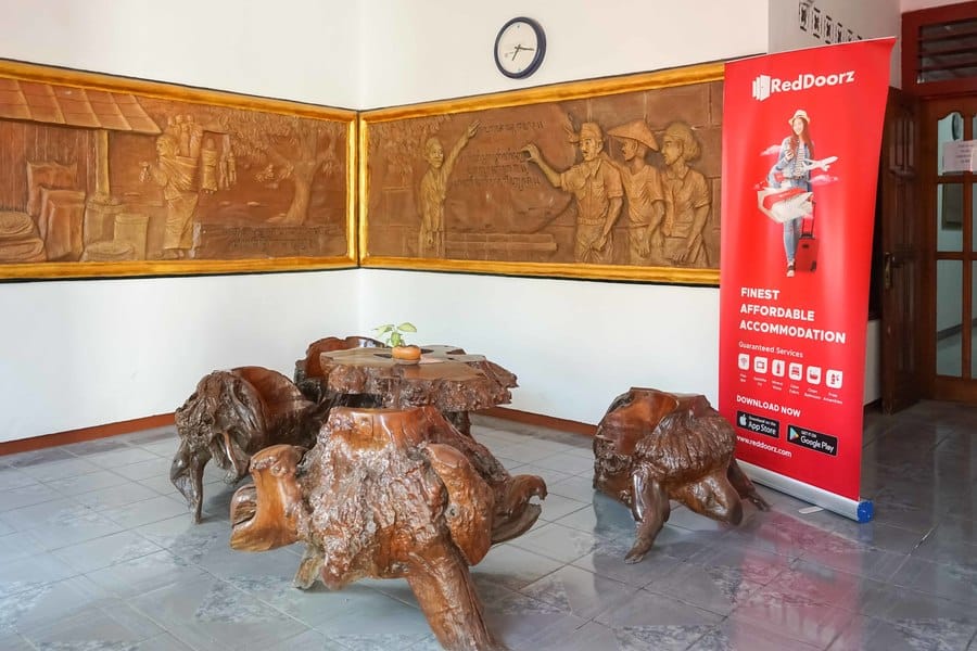 RedDoorz Plus @ Alun Alun Nganjuk