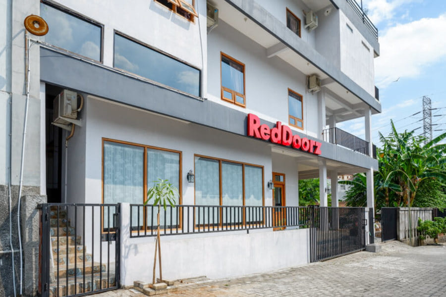 RedDoorz Syariah near Kawasan Sam Poo Kong Semarang 2