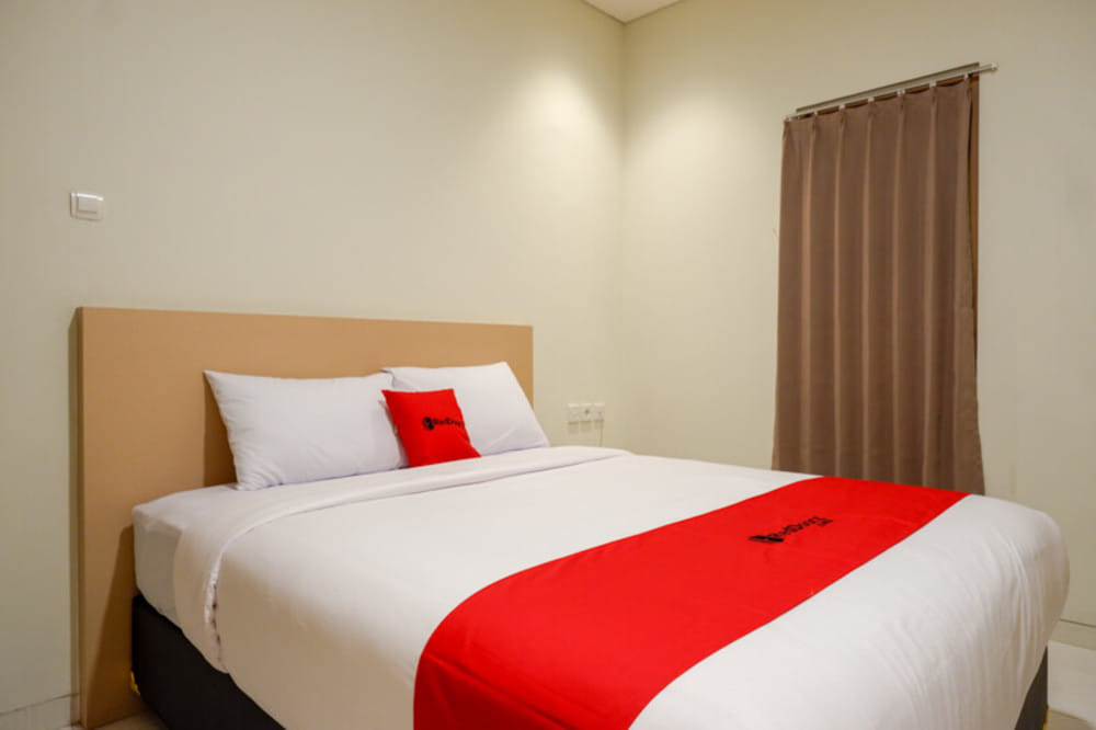 RedDoorz Premium