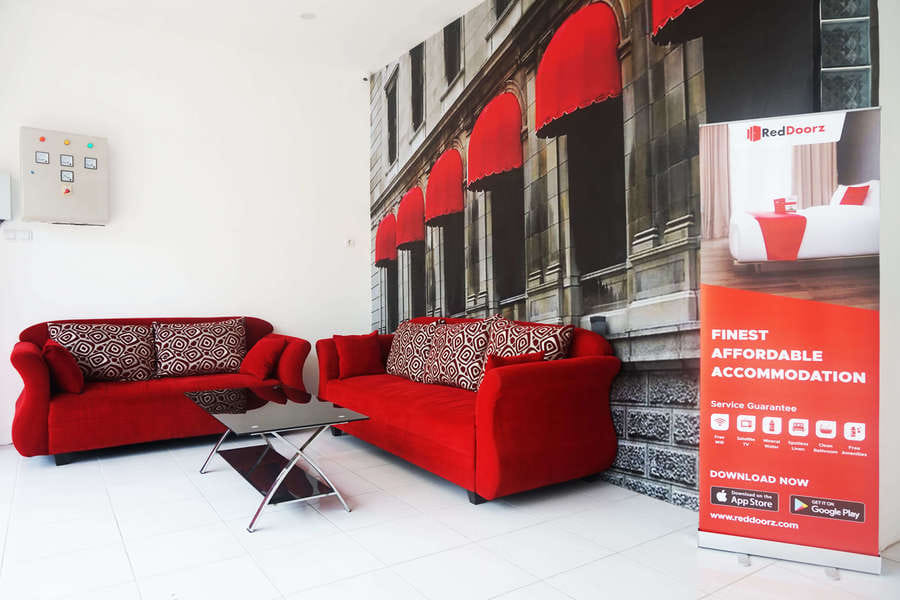 RedDoorz @ Jalan Tanjung Blitar