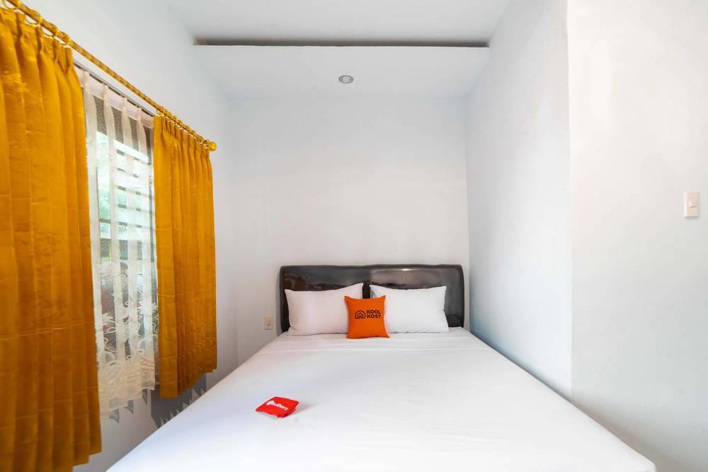 Single room with Sharing Bathroom