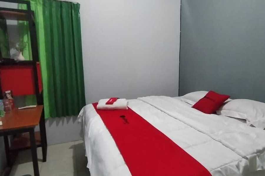 RedDoorz Plus near Alun Alun Sumenep