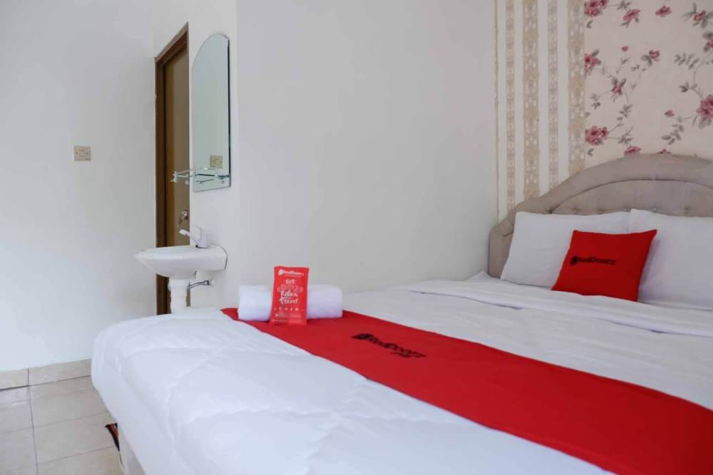 RedDoorz Room