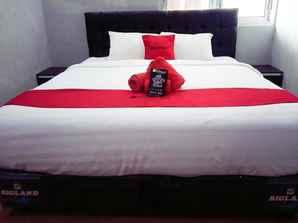 RedDoorz Room