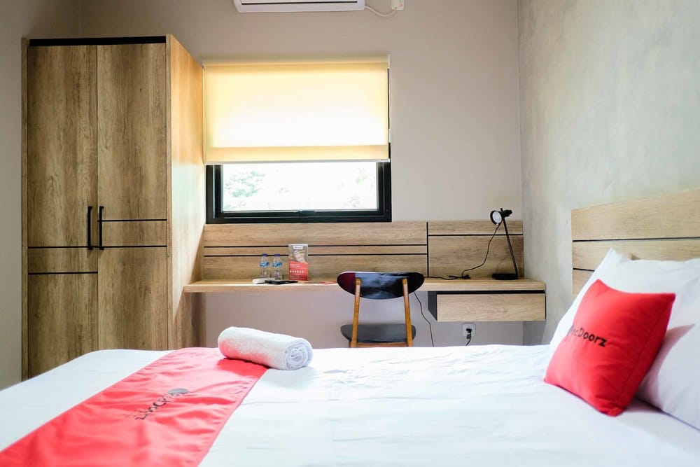 RedDoorz Room