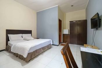 Kemang Place near Lippo Mall Kemang Mitra RedDoorz