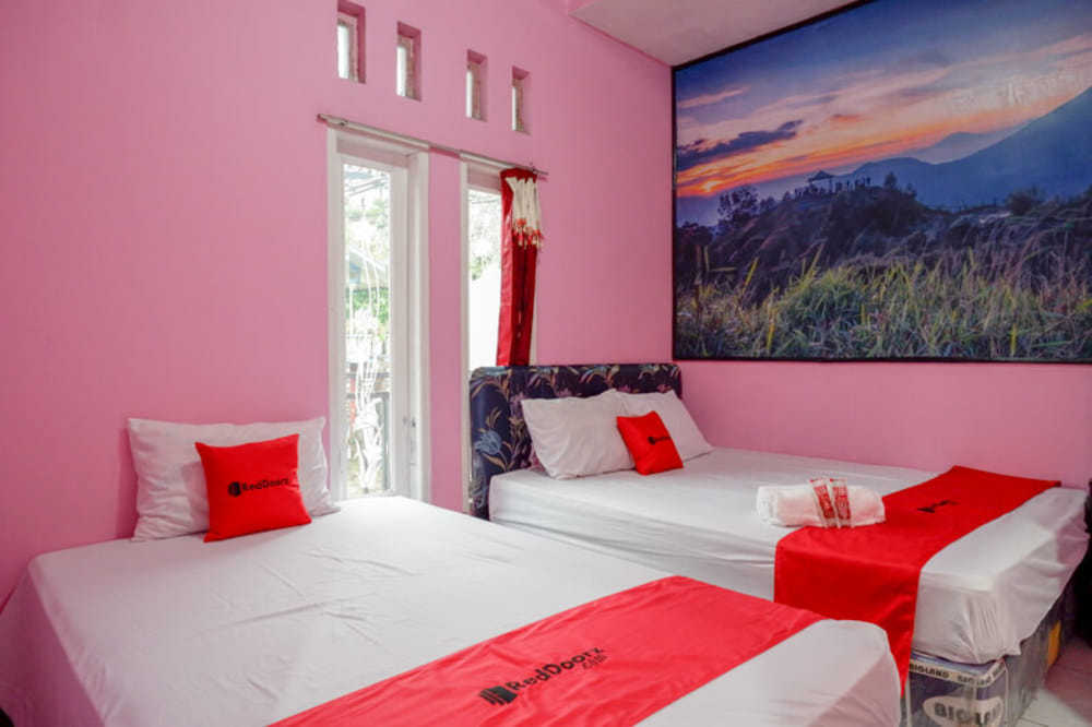 RedDoorz Family Room