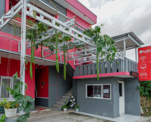 RedDoorz near Terminal Mendolo Wonosobo