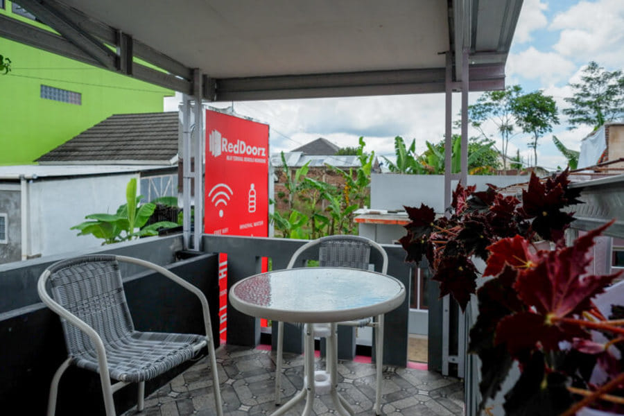 RedDoorz near Terminal Mendolo Wonosobo